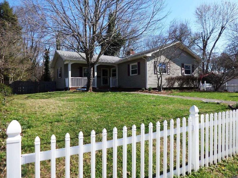 138 Kentucky Ave, Oak Ridge, TN 37830