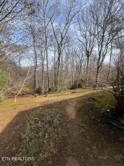 138 Lake Hills Dr, Oak Ridge, TN 37830