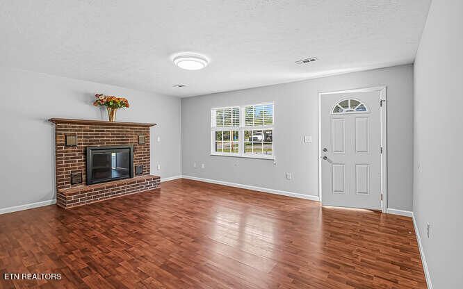 138 N Douglas Ave, Rockwood, TN 37854