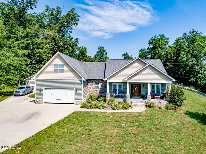 138 Nelson Ln, Clinton, TN 37716