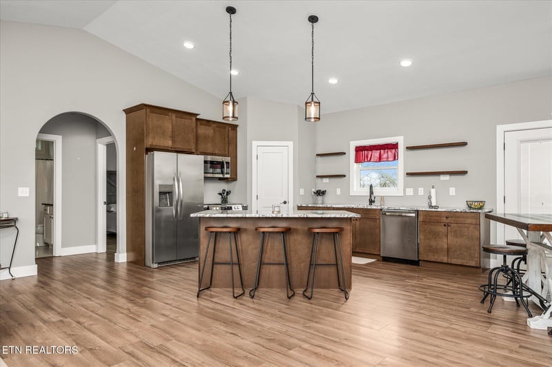 138 Perry Creek Dr, Crossville, TN 38572