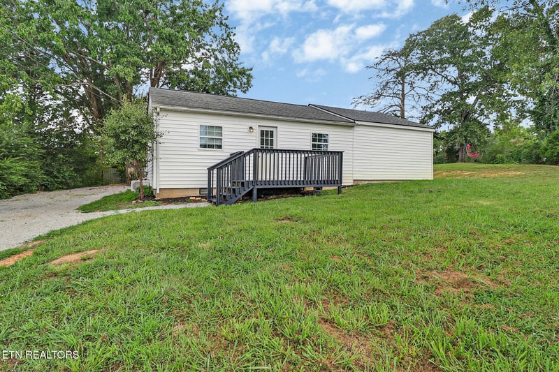138 Pond Grove Cir, Rockwood, TN 37854