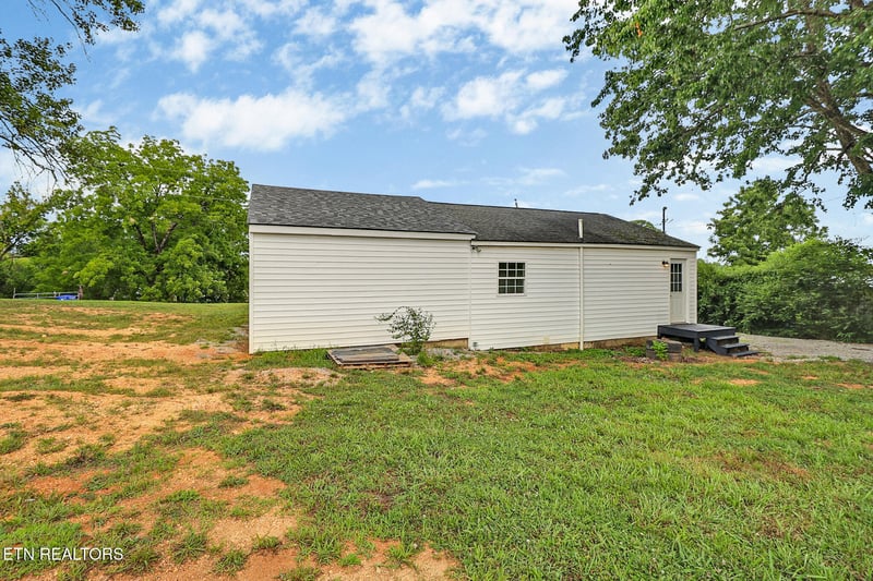 138 Pond Grove Cir, Rockwood, TN 37854