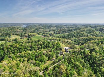 138 S Gaylor Rd, Lafollette, TN 37766