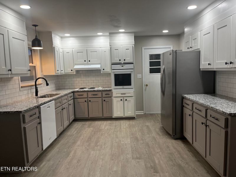 138 Spencer Dr, Harriman, TN 37748