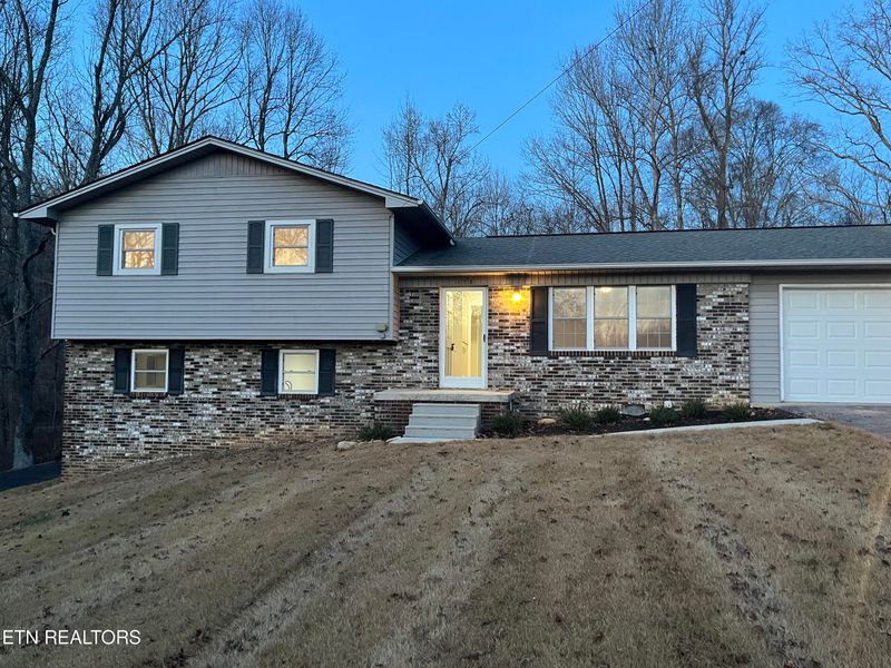 138 Spencer Dr, Harriman, TN 37748