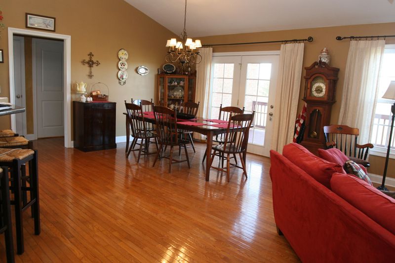 1380 Craigs Chapel Rd, Greenback, TN 37742