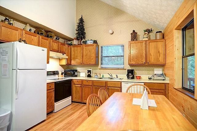 1380 Cupid Way, Sevierville, TN 37876