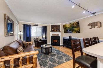 1380 Ski View Dr #APT 1102, Gatlinburg, TN 37738