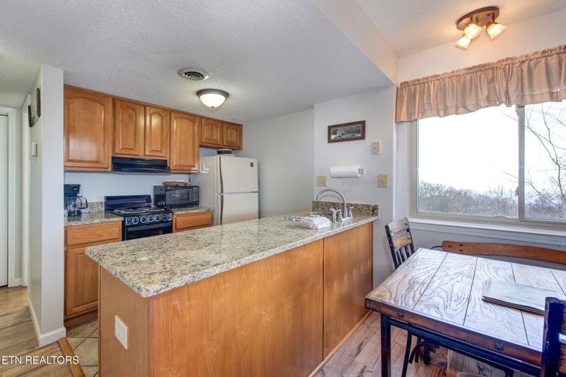 1380 Ski View Dr #APT 4304, Gatlinburg, TN 37738