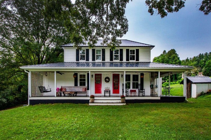 1382 Coal Hill Rd, Harriman, TN 37748