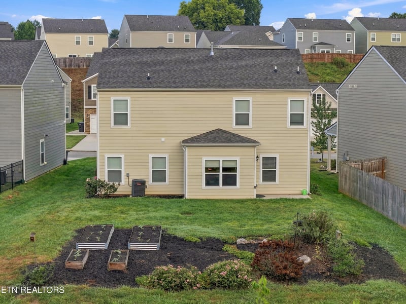 1383 Hampton Place Cir, Loudon, TN 37774
