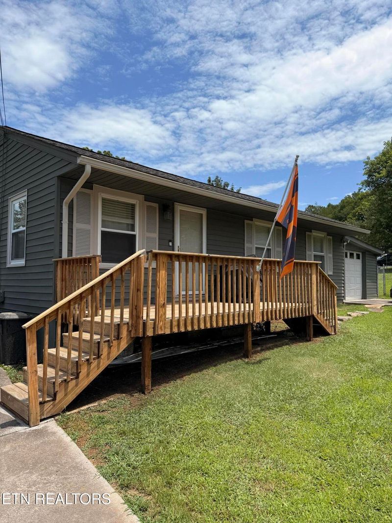 1384 Byrd Cir, Kingston, TN 37763