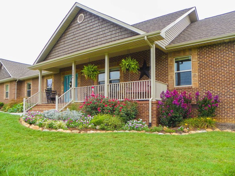 1384 Denton Rd, Sevierville, TN 37862