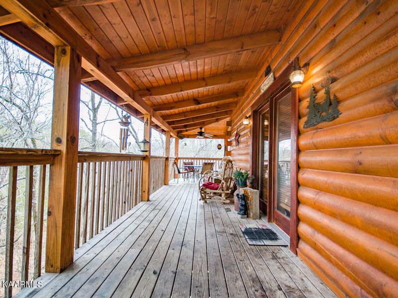 1384 Wedge Tailed Ln, Sevierville, TN 37876