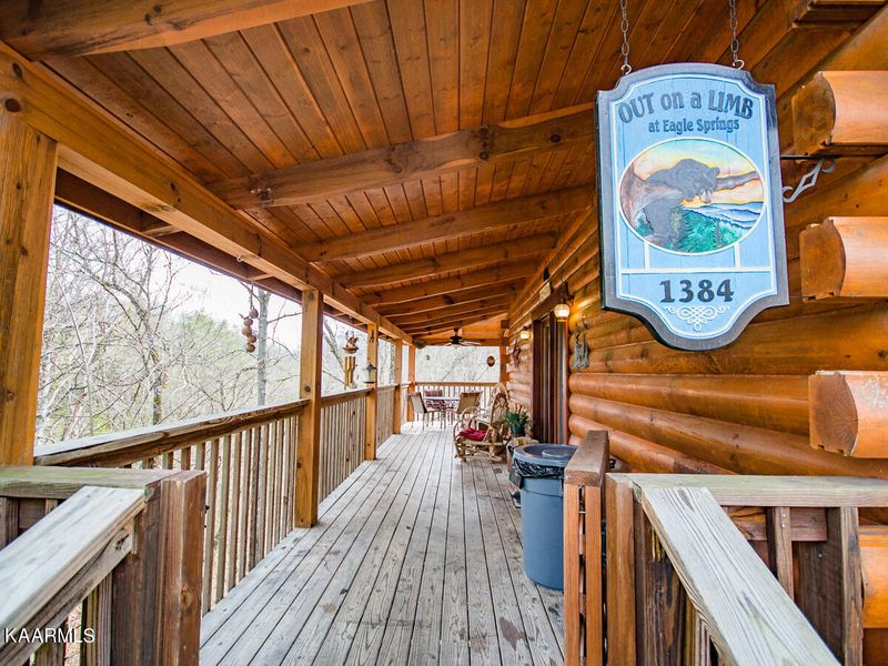 1384 Wedge Tailed Ln, Sevierville, TN 37876