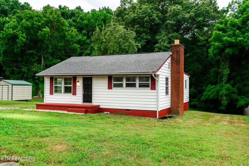 1385 Byrd Cir, Kingston, TN 37763