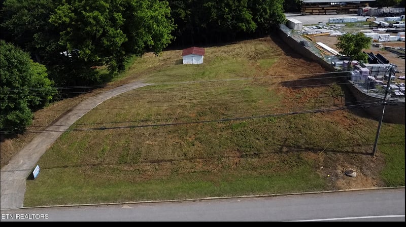 1386 Highway 411, Vonore, TN 37885
