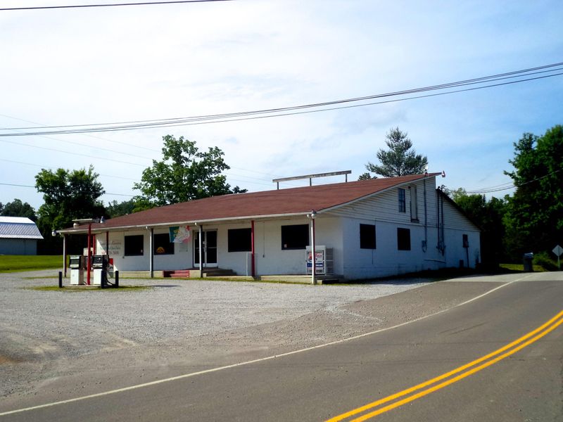 1387 Loudon Hwy, Kingston, TN 37763