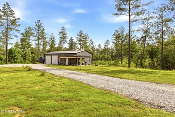 139 Boone Ln, Sunbright, TN 37872