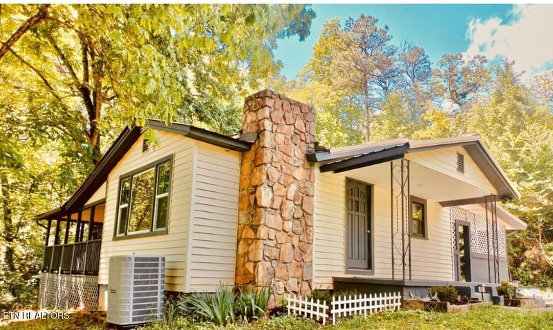 139 Branam Hollow Ln, Gatlinburg, TN 37738