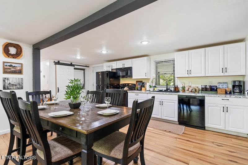139 Branam Hollow Ln, Gatlinburg, TN 37738
