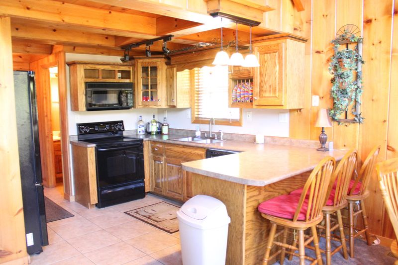139 Flat Hollow Marina Rd, Speedwell, TN 37870
