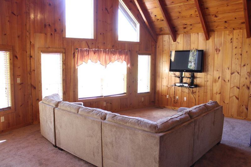 139 Flat Hollow Marina Rd, Speedwell, TN 37870