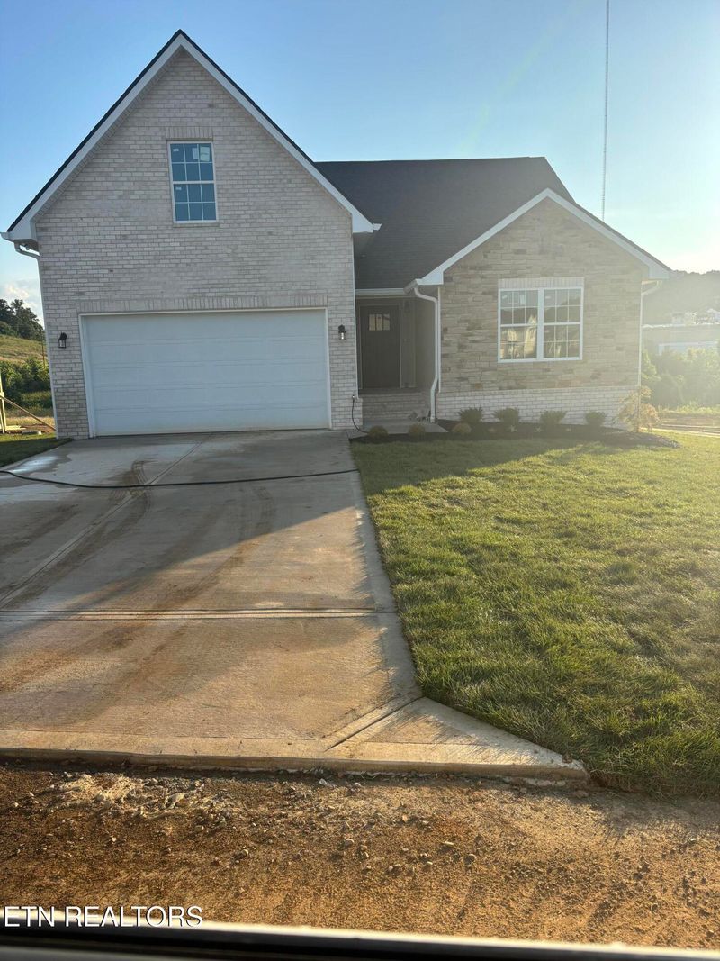 139 Jacob Ln, Blaine, TN 37709