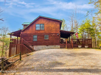 139 Little Round Top Ln, Townsend, TN 37882
