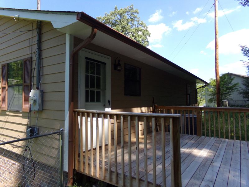 139 Mcdeerman Rd, Jacksboro, TN 37757