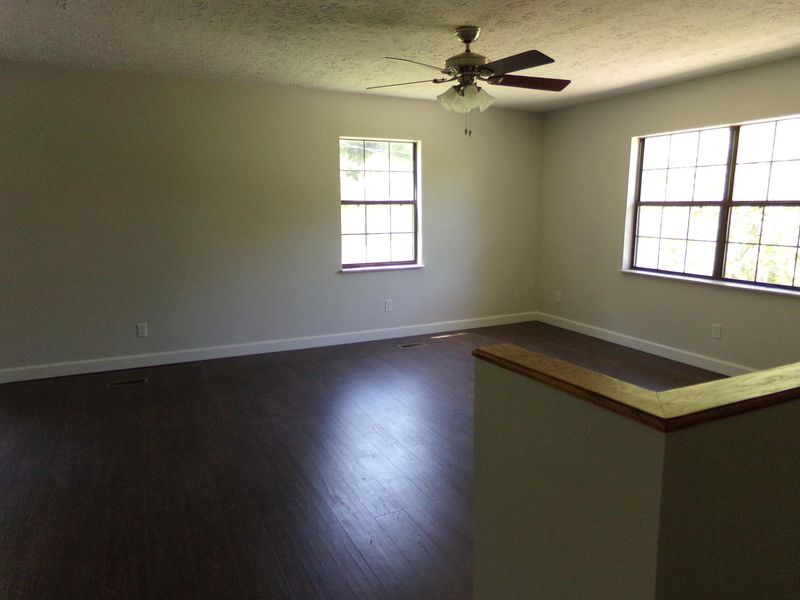 139 Mcdeerman Rd, Jacksboro, TN 37757