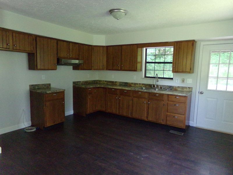 139 Mcdeerman Rd, Jacksboro, TN 37757