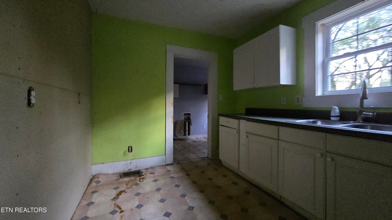 139 N Nevada Ave, Lafollette, TN 37766
