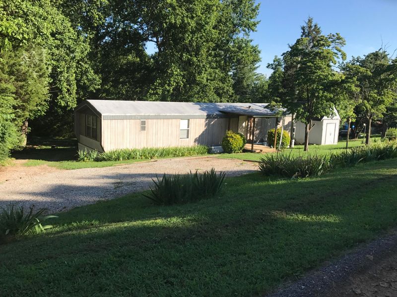 139 Oak Grove Rd, Loudon, TN 37774