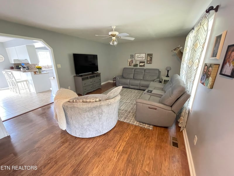 139 Oakland Rd, Maynardville, TN 37807