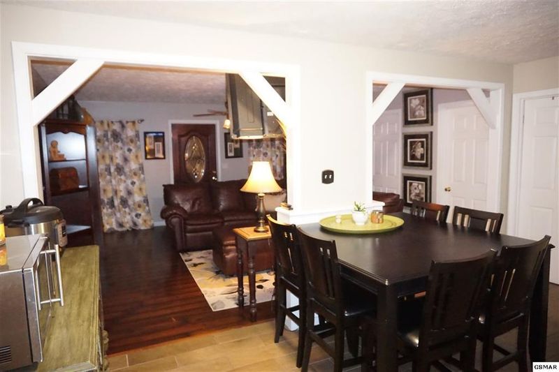 139 Red Bud Ln, Sevierville, TN 37876