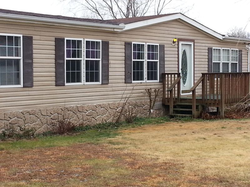139 Tracy Beach Rd, Oakdale, TN 37829