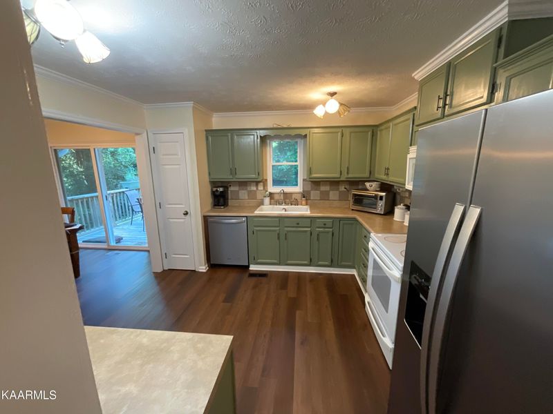 139 White Oak Dr, Harriman, TN 37748
