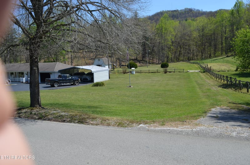 1391 Norma Rd, Huntsville, TN 37756