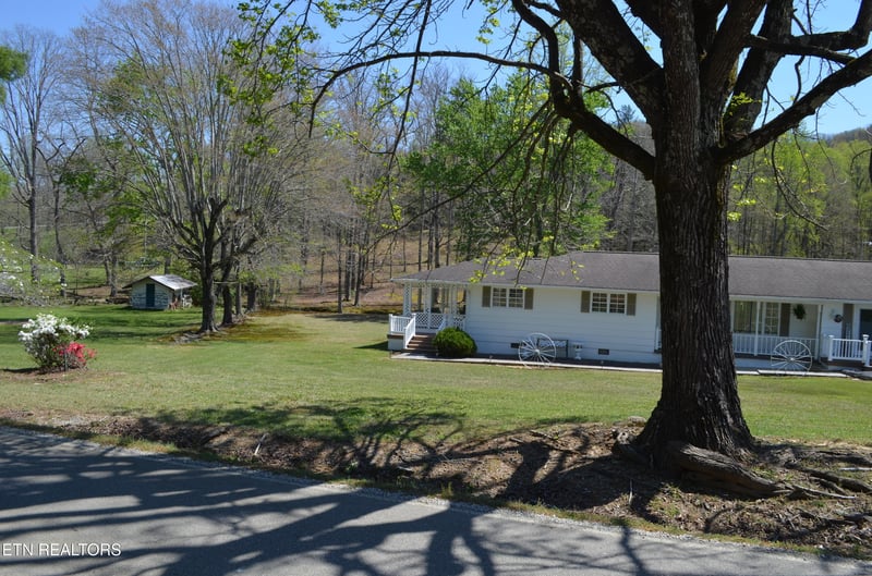 1391 Norma Rd, Huntsville, TN 37756
