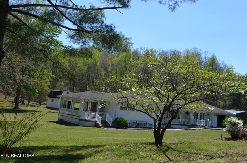 1391 Norma Rd, Huntsville, TN 37756