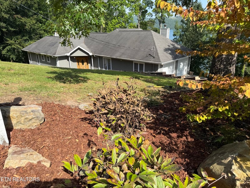 1395 Lakeview Dr, Sharps Chapel, TN 37866