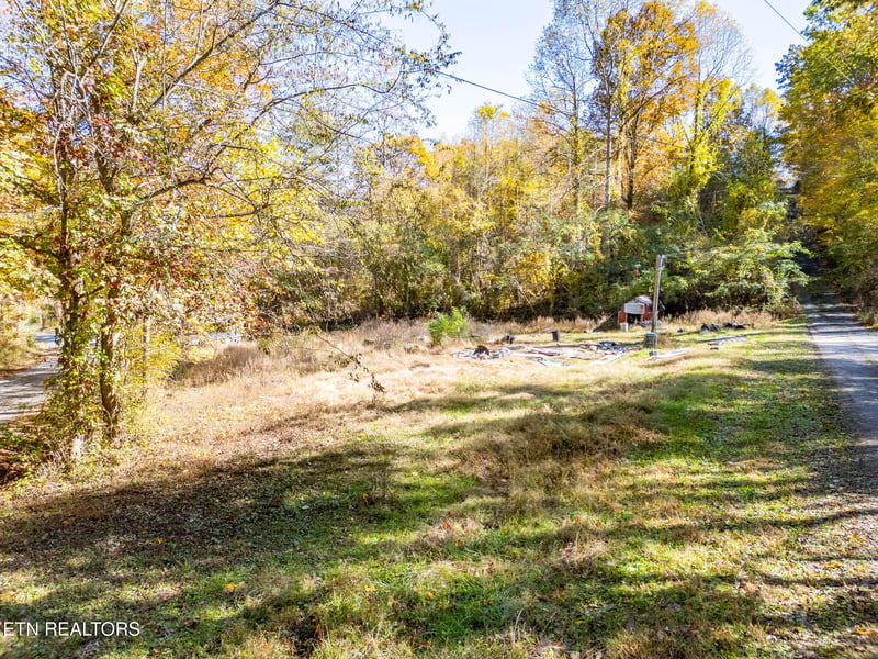 1395 Mountain View Rd, Rockwood, TN 37854
