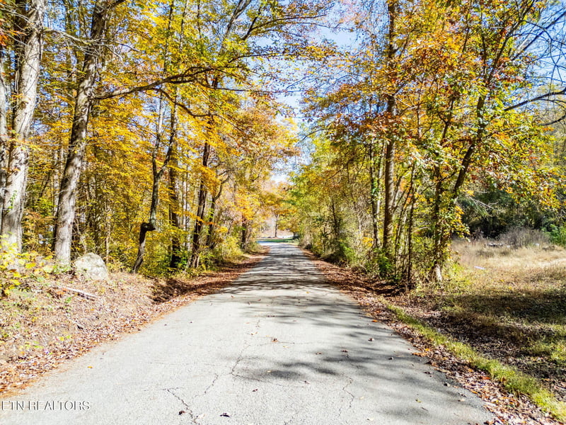 1395 Mountain View Rd, Rockwood, TN 37854