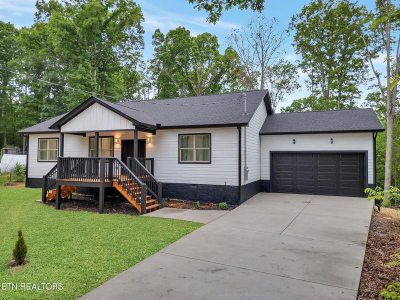 1395 Willow Creek Ln, Sevierville, TN 37876