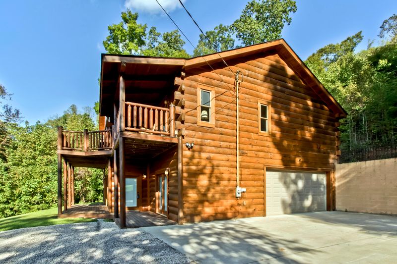 1396 Hickory Pointe Ln, Maynardville, TN 37807