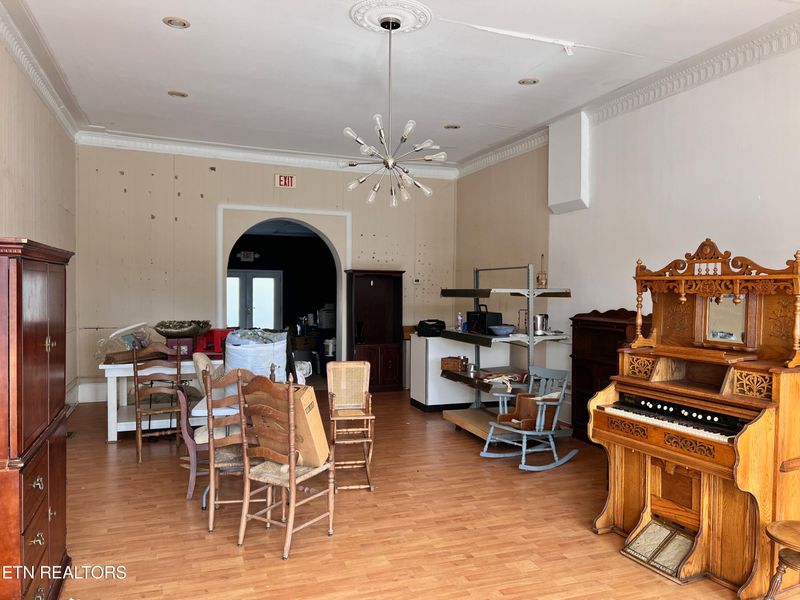 13A E Main St, Englewood, TN 37329