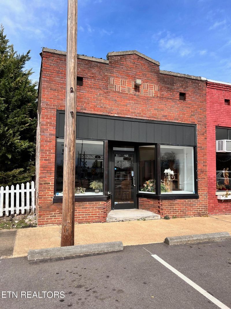 13A E Main St, Englewood, TN 37329
