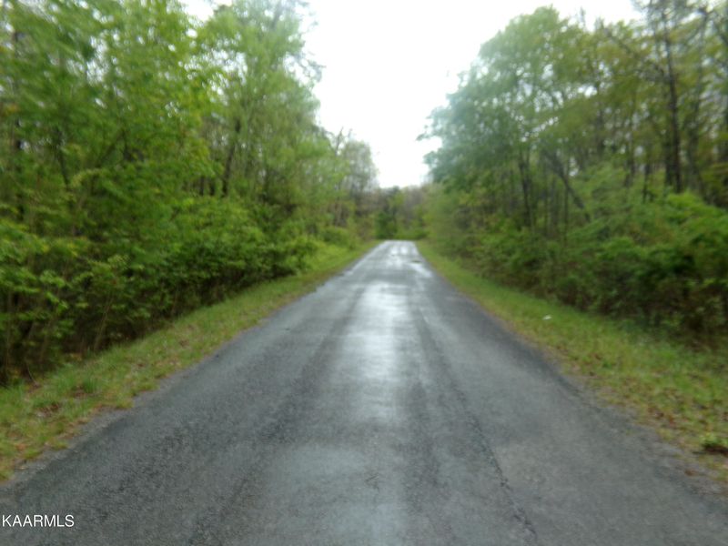 14 Broken Arrow Dr, Crossville, TN 38572